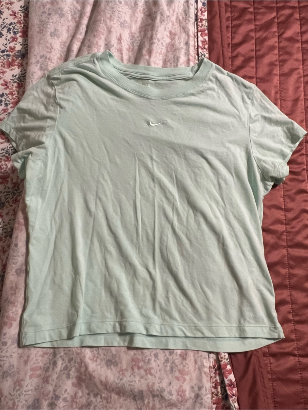 Nike slim fit tee - like new - Sz L